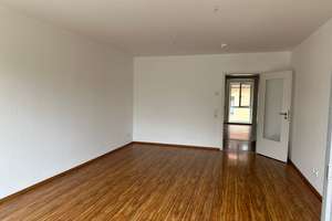 Kapitalanlage – Vermietete 4 Raum Wohnung im 1.OG mit Balkon, EBK sowie Garage in Dresden Oberwartha – Zur Schäferei 4, 1159 Oberwartha, Dresden – Vorschaubild 9