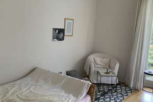 Geschmackvolle Hochparterre-Wohnung mit zwei Räumen und Einbauküche in Berlin – Die vollständige Adresse der Immobilie erhältst du vom Anbieter., 10115 Mitte (Ortsteil), Berlin – Vorschaubild 3