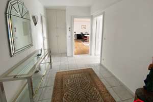 helle Maisonette-Wohnung mit Blick auf den Henninger Turm – 60599 Sachsenhausen-Süd, Frankfurt am Main – Vorschaubild 2
