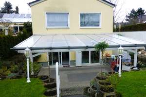 **vermietete 4-Zimmer Eigentumswohnung mit Garten und eigener Stellplatz!**