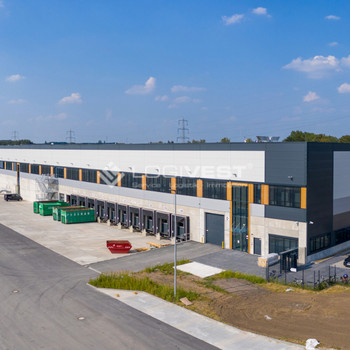 Bezug sofort / ca. 8.500 m² moderne Logistikflächen / Provisionsfrei / Sichtlage A3