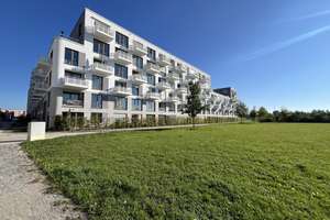 Kleine 2-Zimmer-Wohnung mit EBK und Loggia / Pandion Penta – Hermine-von-Parish-Straße 38, 81245 Neupasing, München – Vorschaubild 1