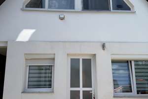 Vollmöbelierte alltagstaugliche 2-Zimmer-Wohnung mit Terrasse in Stein