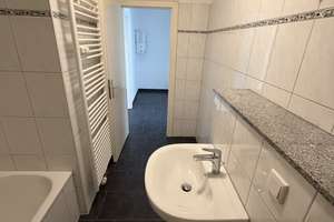 Attraktive 3-Zimmer-Wohnung mit Balkon in Barmen – Viktorstr. 35, 42275 Barmen, Wuppertal – Vorschaubild 3