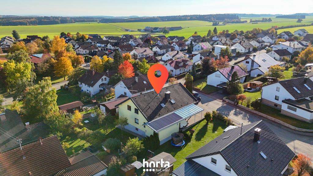 Immobilie in Neuhausen ob Eck - Saniertes Einfamilienhaus mit ELW und ausbaufähigem Dachspeicher – Neuhausen ob Eck - Bild 0