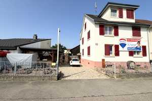 Zweifamilienhaus mit Innenhof und Hinterhofgebäude - 
gut als Mehrgenerationshaus