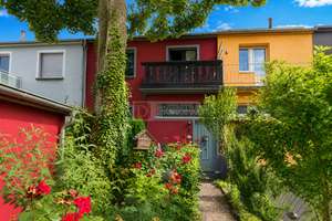 Top!! Reihenmittelhaus mit 6 Zimmern, Garten und Garage in guter Lage