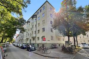 Einziehen und wohlfühlen. Voll möblierte 1,5-Zimmer-Altbau-Wohnung in München-Obergiesing
