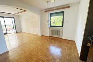 Viel Platz für eine Familie! REH mit Wintergarten und Garage in sehr schöner und ruhiger Lage! – Augsburg – Vorschaubild 6