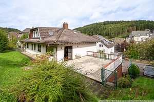 Großzügiges Einfamilienhaus mit Einliegerwohnung und Garagen in Adenau – Ahrweiler (Kreis) – Vorschaubild 4