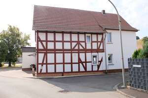 Zwei Wohneinheiten: Fachwerk-Charme und Massivbau- Komfort ! Doppeltes Wohnangebot in Nentershausen  – Die vollständige Adresse der Immobilie erhältst du vom Anbieter., 36214 Nentershausen – Vorschaubild 4