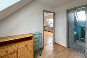 Freies 1-Zimmer-Studentenapartment mit Einbauküche – Danziger Straße 8, 50858 Köln – Vorschaubild 6