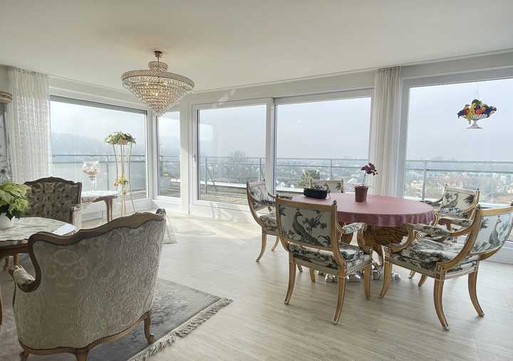 Penthouse-Dachgeschoss mit sensationeller See- und Bergsicht