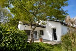 Gepflegter Bungalowcharakter mit ausgebautem Spitzboden, Gartenidylle & Sauna – Die vollständige Adresse der Immobilie erhältst du vom Anbieter., 65207 Naurod, Wiesbaden – Vorschaubild 2