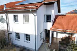 Hochwertige Doppelhaushälfte mit Kamin, Garten & viel Platz – Wohnen in familienfreundlicher Lage – Die vollständige Adresse der Immobilie erhältst du vom Anbieter., 84137 Vilsbiburg – Vorschaubild 2