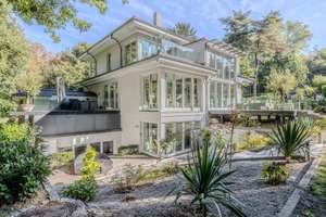 Repräsentative Design-Villa mit absoluter Privatsphäre in den Elbvororten 