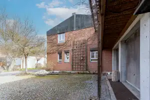 Architektenvilla mit drei separaten Apartments und Garten in Vohburg zu verkaufen – Pfaffenhofen an der Ilm (Kreis) – Vorschaubild 6