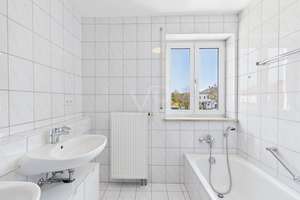 TOP-WOHNLAGE!!! Herrliche Maisonette-Wohnung mit Balkon und Gartenanteil in IN-Gerolfing – Die vollständige Adresse der Immobilie erhältst du vom Anbieter., 85049 West, Ingolstadt – Vorschaubild 9