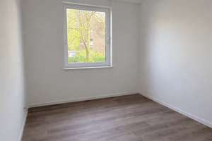 Stilvoller Erstbezug: Moderne 2,5-Zimmer-Wohnung mit hochwertiger Ausstattung