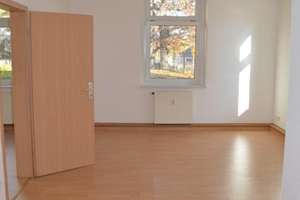 Geräumige 2-Zimmer-Erdgeschosswohnung - Feldschlößchenweg in Freiberg – Feldschlößchenweg 18, 9599 Freiberg – Vorschaubild 2