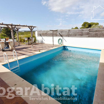 CHALET MIT POOL, GARAGE UND TERRASSE
