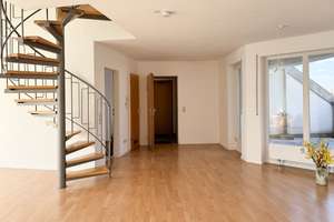 Ulm-Gögglingen schicke 4-Zi.-Maisonette mit 3 sonnigen Dachterrassen, EBK + TG, ohne Käuferprovision – Die vollständige Adresse der Immobilie erhältst du vom Anbieter., 89079 Gögglingen, Ulm – Vorschaubild 5