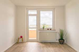 3-Raum-Wohnung mit Weitblick – C.-v.-Ossietzky-Str. 238, 9127 Chemnitz – Vorschaubild 1