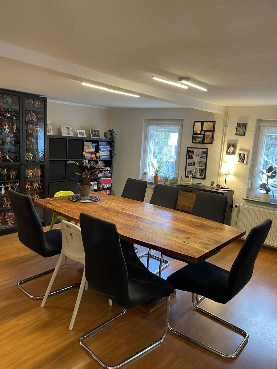 Immobilie in Niddatal - Charmantes Einfamilienhaus mit Remise und schönem Hof - Bild 1