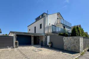 1 bis 2 Familienhaus mit 7 Zimmern, 4 Bädern und Garage – Die vollständige Adresse der Immobilie erhältst du vom Anbieter., 72766 Sondelfingen, Reutlingen – Vorschaubild 1