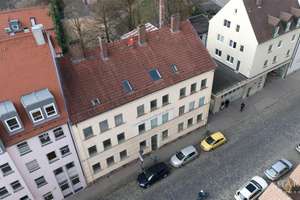 Zentrale Lage in Augsburg, Mehrfamilienhaus im Ensembleschutz mit Entwicklungspotenzial