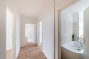 frisch sanierte 3-Zimmerwohnung, Küche u. Bad mit Fenster – Akener Bogen 4, 6124 Westliche Neustadt, Halle (Saale) – Vorschaubild 3