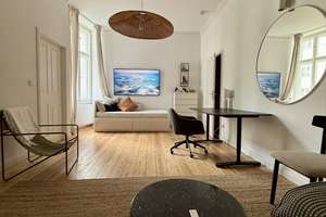 Savignyplatz on  your doorstep.   Move in ready. – Die vollständige Adresse der Immobilie erhältst du vom Anbieter., 10629 Charlottenburg, Berlin – Vorschaubild 3