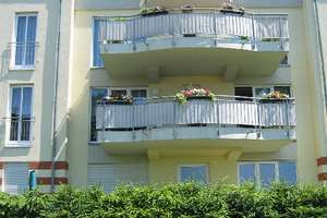 Helle 2-Zimmer Wohnung mit Balkon mit unvergleichbarem Fernblick im 4. OG – Forststraße 18A, 8261 Schöneck/Vogtland – Vorschaubild 3