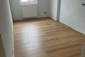 WG-Zimmer in sanierter Wohnung zentral in Würzburg mit Einbauküche mit und ohne Balkon!