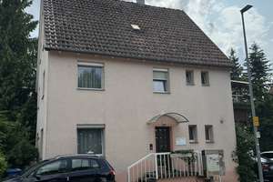 Freistehendes Zweifamilienhaus mit Garage, 3 PKW Stellplätzen und einer schönen Balkonterrasse – Ilsfelder Str. 30, 74348 Lauffen am Neckar – Vorschaubild 2