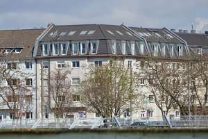 Traumhafte Dachgeschoss-Maisonette-Wohnung über den Dächern von Deutz.  PROVISIONSFREI!