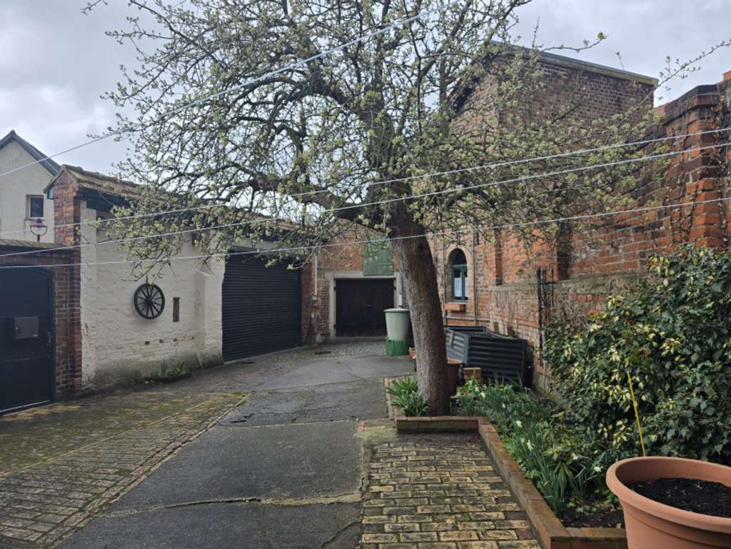 Immobilie in Bitterfeld-Wolfen - Großes Wohnhaus mit viel Potenzial! - Bild 4