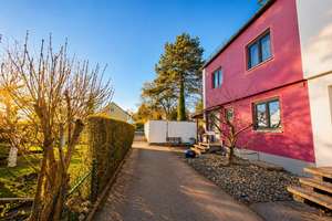 Provisionsfrei: Stilvolles Reiheneckhaus in ruhiger Bestlage von Erding 5 Zimmer, Dachstudio&Solar – Die vollständige Adresse der Immobilie erhältst du vom Anbieter., 85435 Erding – Vorschaubild 3