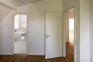 Neubau, sonnig, charmant und in ruhiger Lage - 3 Zimmer Dachgeschosswohnung ab sofort zu vermieten – Ulfilasstraße 29 d, 81739 Waldperlach, München – Vorschaubild 12