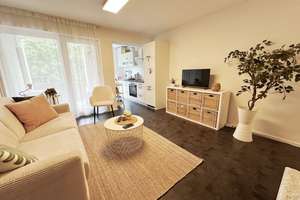 3,6% Rendite! Helle, renovierte 2 ZKB mit Einbauküche, Fahrstuhl und Balkon in ruhiger Lage! – Die vollständige Adresse der Immobilie erhältst du vom Anbieter., 86167 Lechhausen-West, Augsburg – Vorschaubild 2
