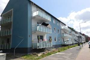 **Sehr schöne 2-Raumwohnung im 2. OG bezugsfertig renoviert mit 2 Balkone in zentraler Lage**