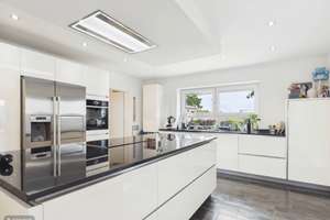 Modernes Familienhaus Bj. 2018 in Feldrandlage | 191 m² Wohnfläche | Doppelgarage | Smart Home – Wilhelm-Behrens-Straße 6, 38448 Wendschott, Wolfsburg – Vorschaubild 13