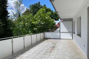 SANIERUNGSBEDÜRFTIGE EIGENTUMSWOHNUNG MIT GARAGE UND GROßER LOGGIA !!!