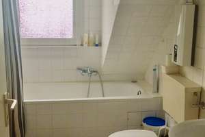 AttraktiveDachgeschosswohnung mit 2,5 Zimmern in ruhiger Seitenstraße von Essen-Fronhausen – Mommsenstraße 40, 45144 Frohnhausen, Essen – Vorschaubild 9