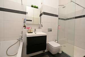 Modernes, neuwertiges Mittelreihenhaus in Hamburg-Harburg, zentral u. ruhig gelegen mit Stellplatz! – 21079 Harburg (Ortsteil), Hamburg – Vorschaubild 7