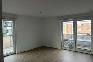 2-Zimmer-Dachgeschoß Wohnung mit Balkon in Rostock (Möbelübernahme gegen Ablöse bindend)