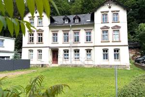 Kapitalanlage mit Perspektive! 2-Raum-Dachgeschosswohnung mit Entwicklungspotential im Erzgebirge