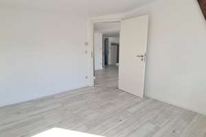 Wohnen mit Charakter: 2-Zimmer-Dachgeschosswohnung in Magdeburg – 39122 Fermersleben, Magdeburg – Vorschaubild 3