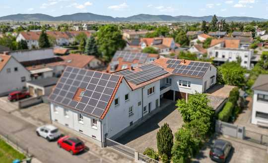 ++ Großzügiges und helles 2-Familienhaus mit Hof, Garagen & Garten in ruhiger Wohnlage ! ++