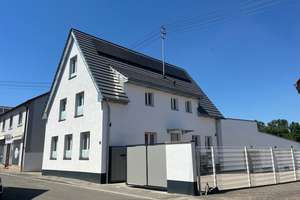 Freistehendes Einfamilienhaus mit 2 Garagen in Top Lage in 67067 Ludwigshafen-Maudach – Die vollständige Adresse der Immobilie erhältst du vom Anbieter., 67067 Maudach, Ludwigshafen am Rhein – Vorschaubild 1